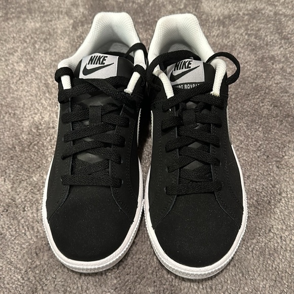 Brand new women’s Nike shoes size 6 - Picture 2 of 7